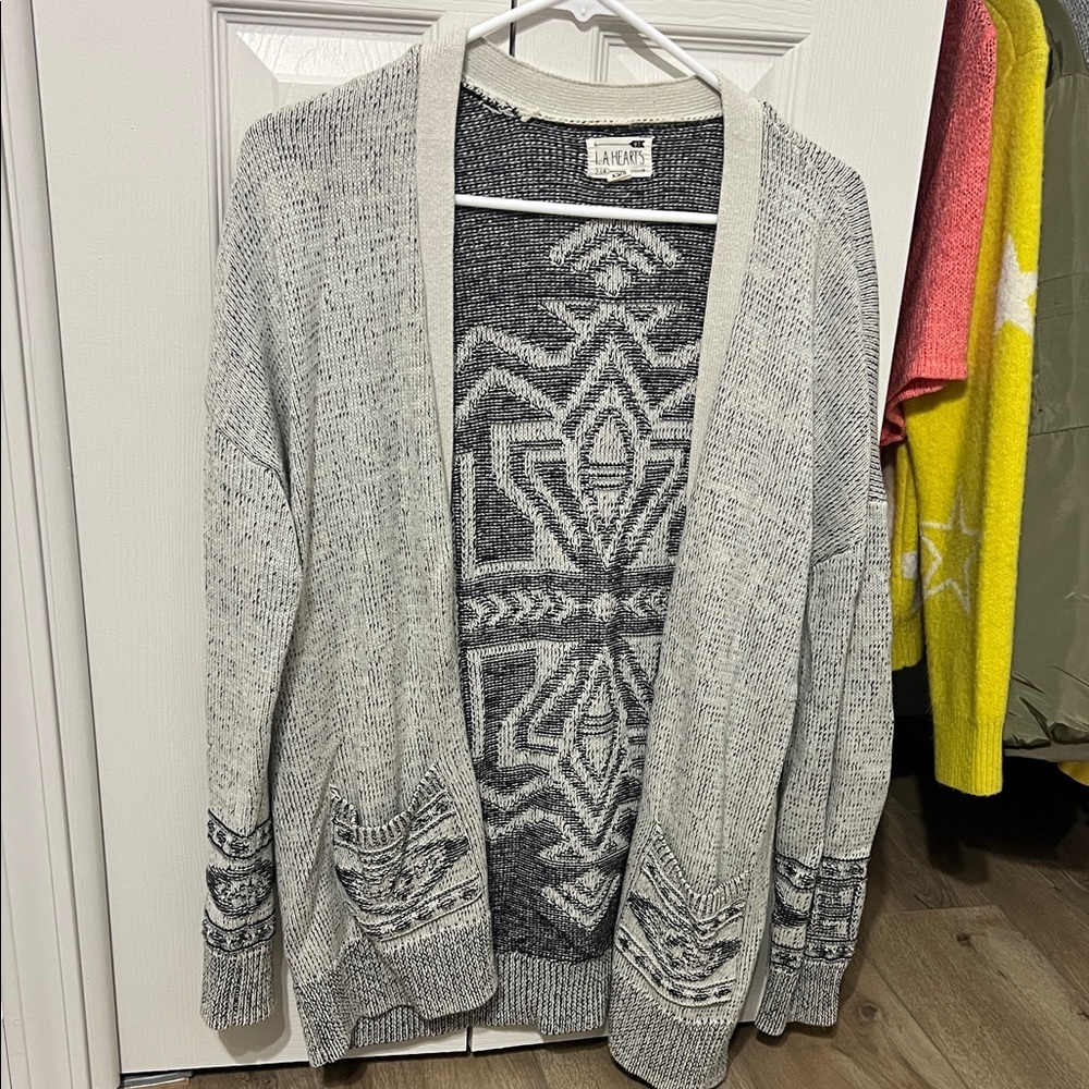 La Hearts Black and White Patterned Cardigan